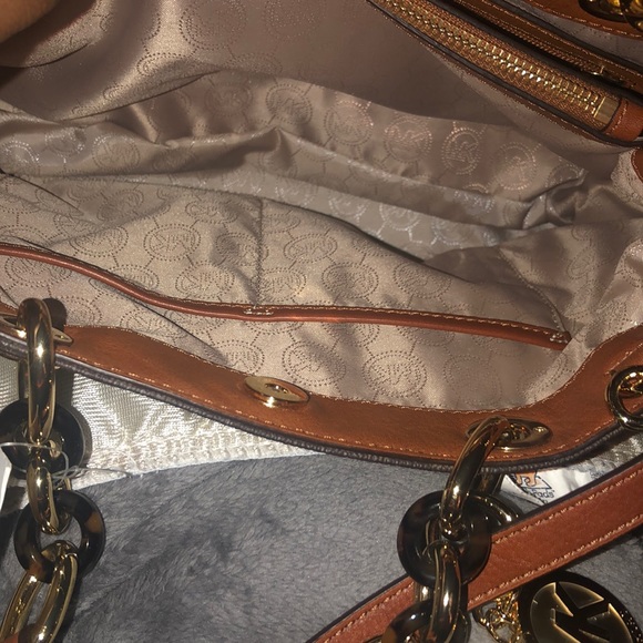 Michael Kors Cynthia Brown Satchel - Picture 4 of 7